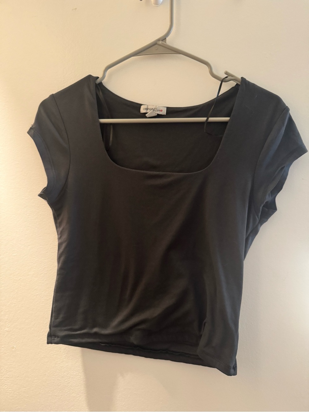 Scoop Neck Short Sleeve Tee - charcoal gray